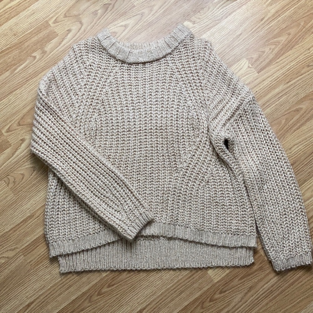 Universal thread sweater